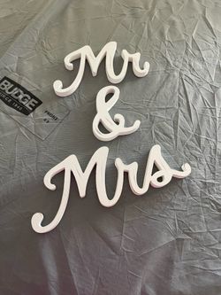 Mr & Mrs signs