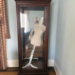 Display case and mannequin