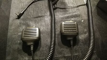 Kenwood TK-350 walkie talkie x2 with rapid charger and Kenwood Remote speaker x2