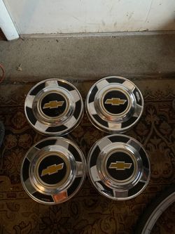 Classic Chevy rim tops