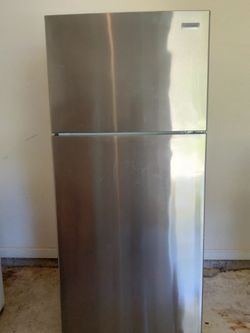 Frigidaire Top freezer