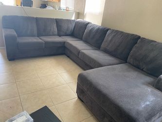 Gray Sectional Couch (Detachable)
