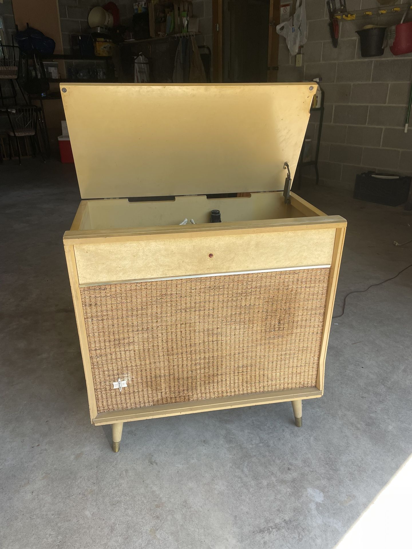 Retro Mid Century Hi-Fi Stereo 