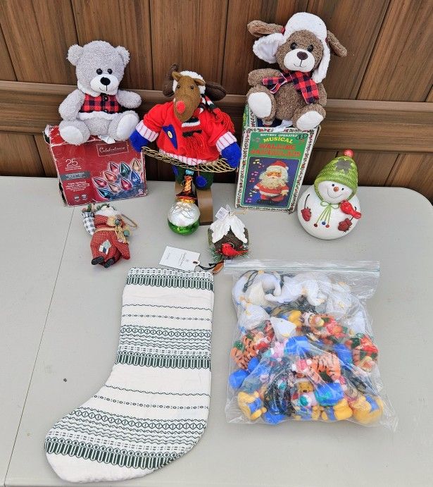 Lot of various Christmas decorations!