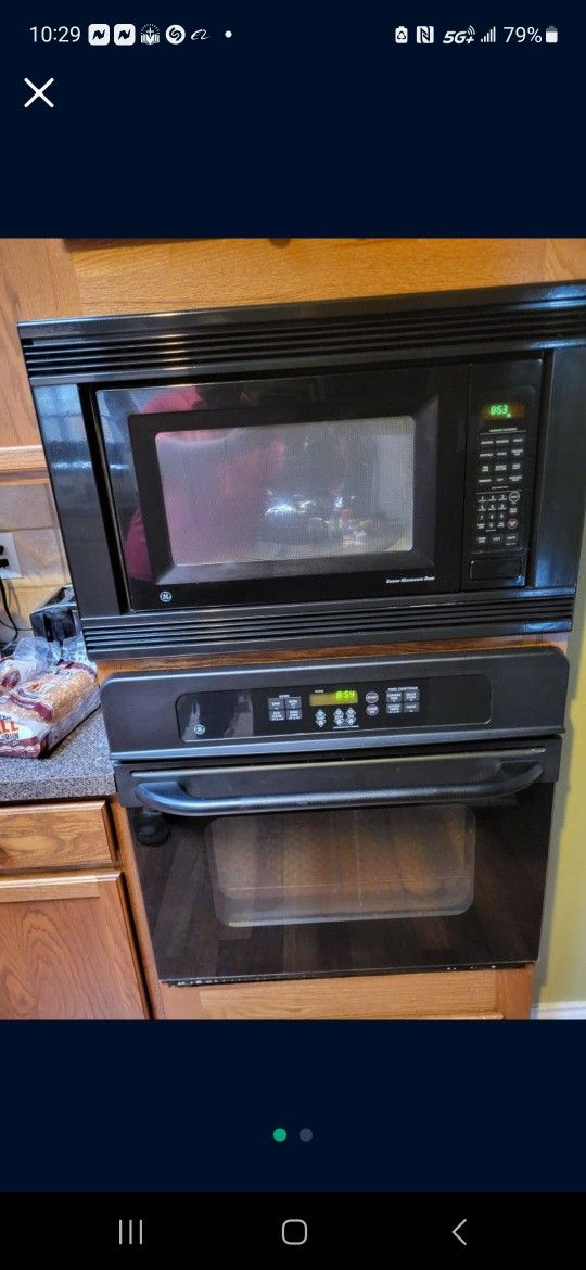 G E 24" Microwave With Trim