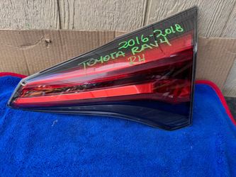2016 2017 2018 TOYOTA RAV4 RIGHT SIDE INNER LIGHT OEM USED #8128