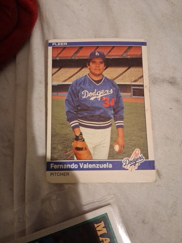 Fleer Baseball Card: Valenzuela