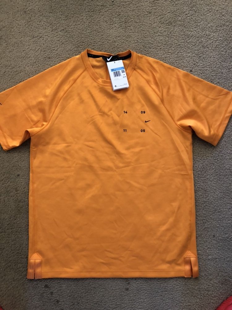 Nike Men’s Shirts Size M