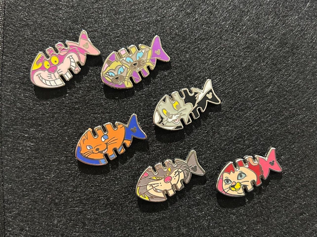Disney Pins 2018 HKDL HM Hidden Mickey Cat FishBone Disney Pins