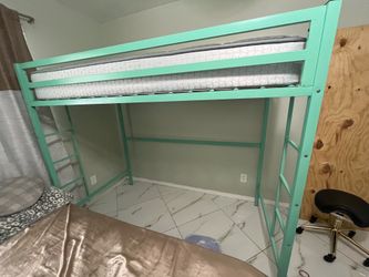 Loft bed with matrees