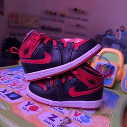 Jordan 1 Mid, Size 8c