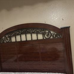 King Size Bed Bedroom Set!!  