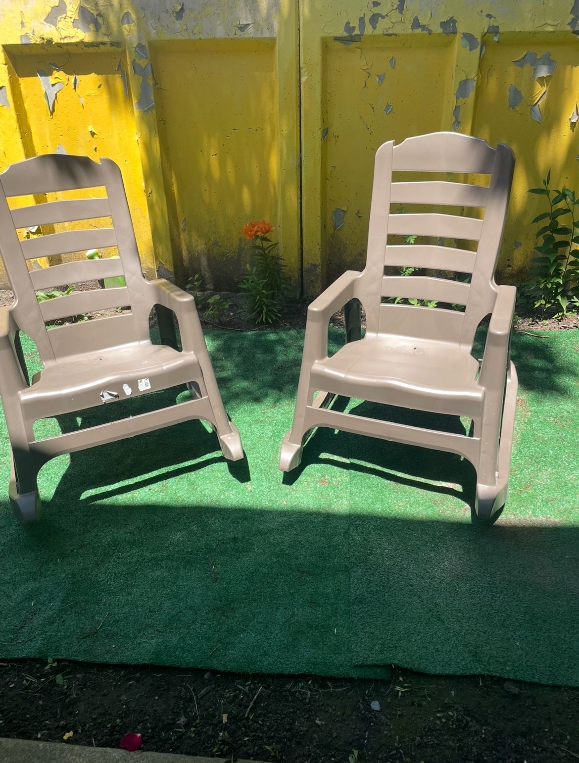 Outdoor Patio Rocking Chairs (Set of 2) – Taupe