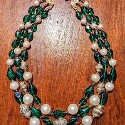 Vintage 3 Strand Trifari Crown Necklace 