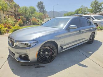 2019 BMW 5 Series - 530e xDrive iPerfornance Sedan 4D