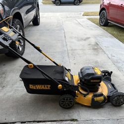 2x20V MAX 21 in. Cordless Battery Powered Self Propelled Lawn Mower