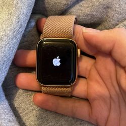 Apple Watch SE With Cellular 