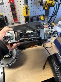 Custom Auto sounds USA 230 Radio