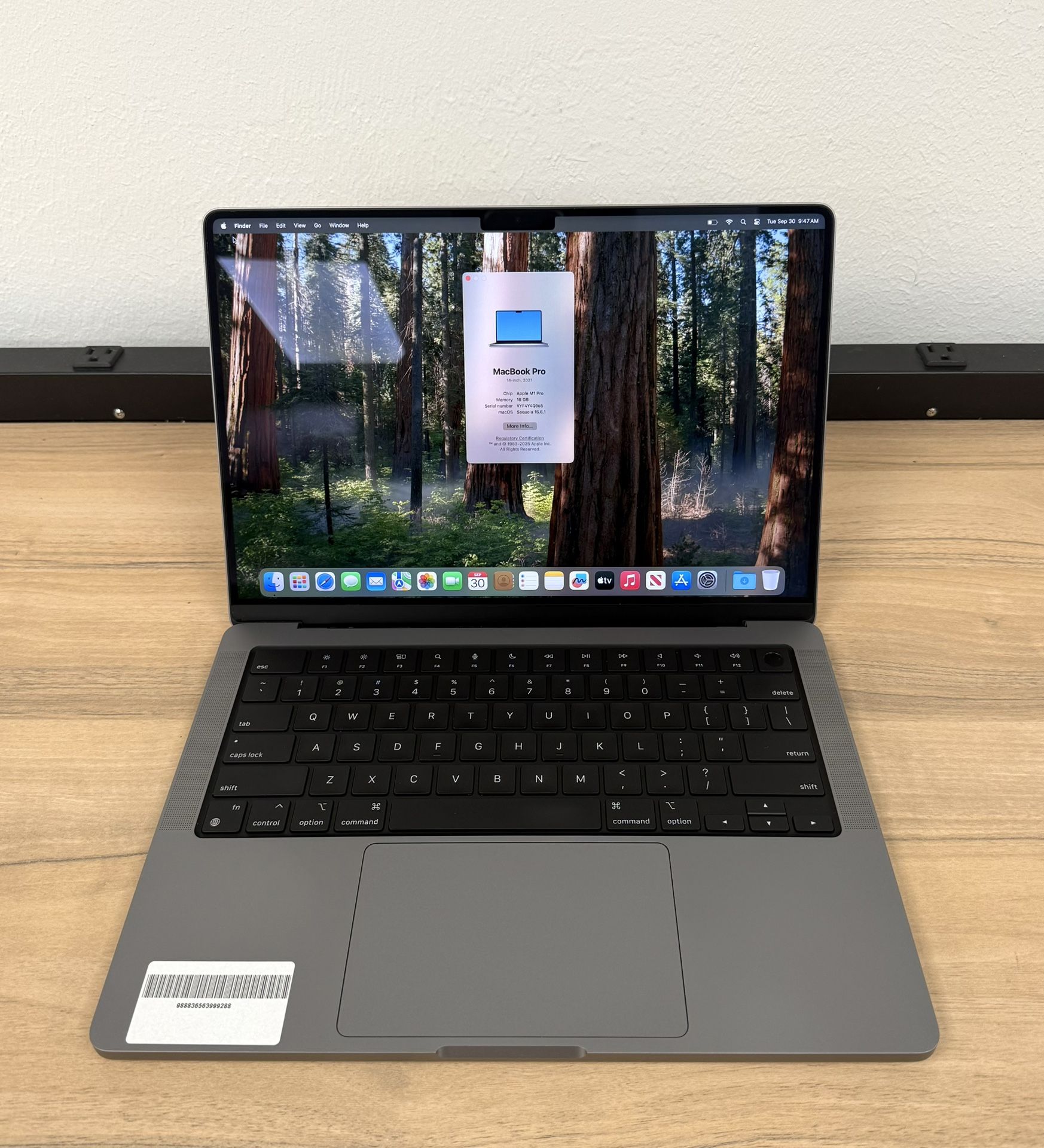14" MacBook Pro M1 Pro 8 Core*500GB SSD*16GB RAM