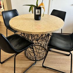 Circle Dining table 4 chairs