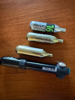 Mini co2 dispenser and cartridges