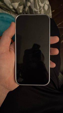 iPhone 16e