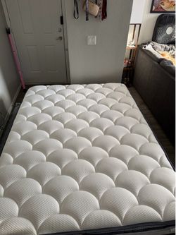 Queen Mattress with metal frame