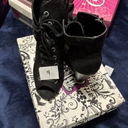 Women’s Shoes Size 9