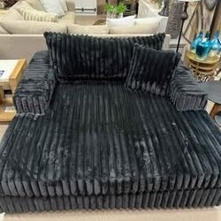 FLOOR MODEL ONLY!!! Grace I Comfort Oversize Chaise!!!