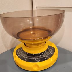 Vintage 1970's  Retro Kitchen Scale