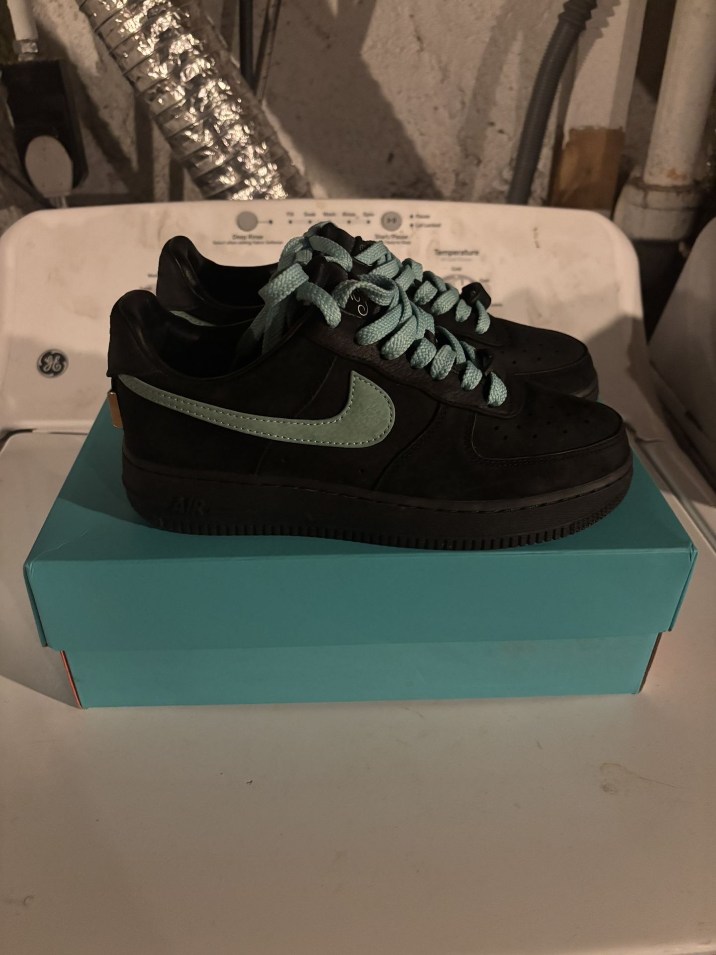 Tiffany Blue Airforce 1 