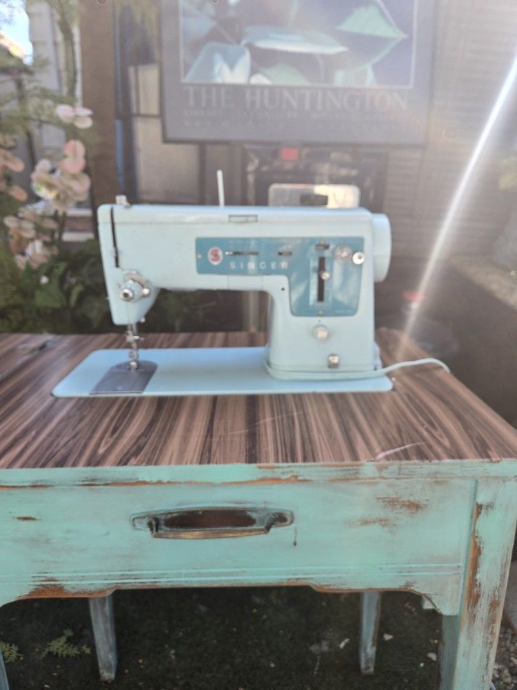 Vintage Singer 327 Precision Heavy Duty Zigzag Sewing Machine Made in GB Teal