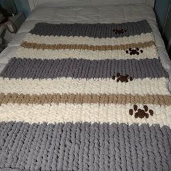 BLANKET - HANDMADE 