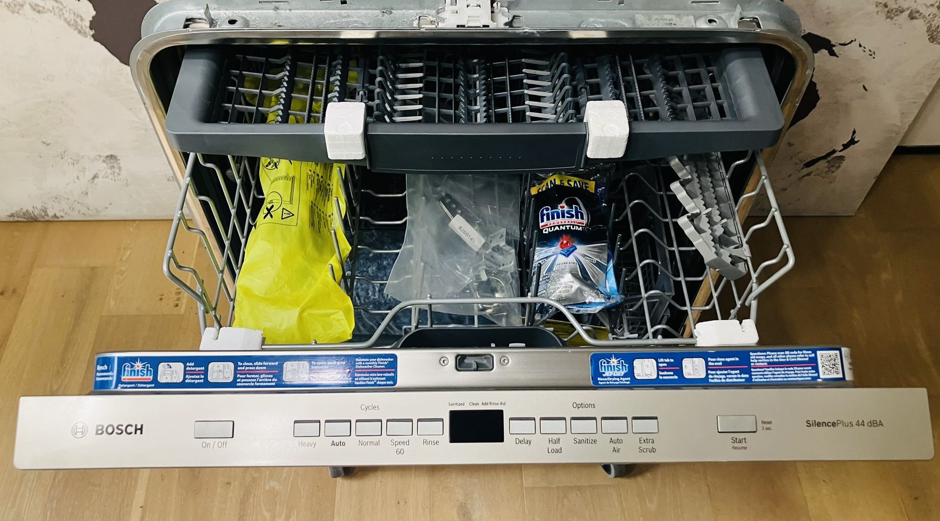 NEW - BOSCH - 3RD RACK - AUTOAIR - STAINLESS DISHWASHER