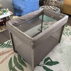 Nuna Paal Pack and Play/Travel Crib