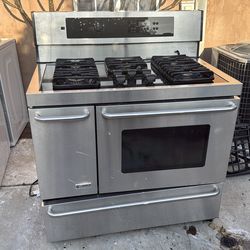 Estufa de doble horno marca Kenmore  Elite