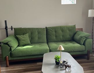Couch/ Sofa