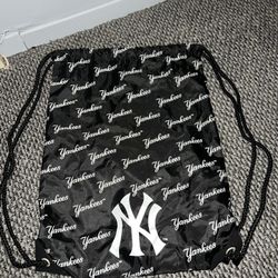 New York Yankees Drawstring Bag – Black/White Logo Backpack 13"x18"