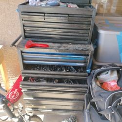 Tool Box Loaded With Tools I'm Moving Out Of State And Can't Take It With Me  It Is Full Of Tools Asking 300 Obo 