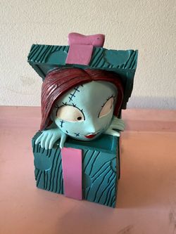 SALLY IN A GIFT BOX DECOR PIECE