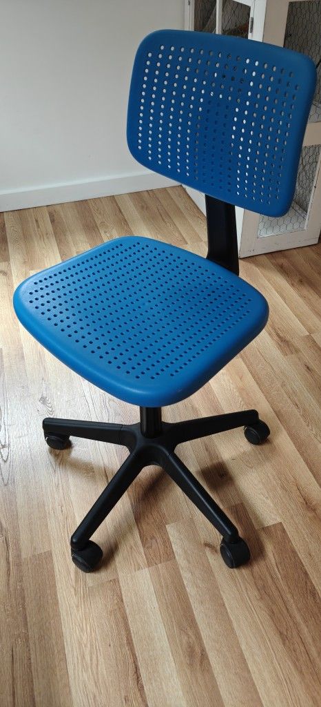 Kids Desk Chair