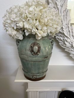 2 vases