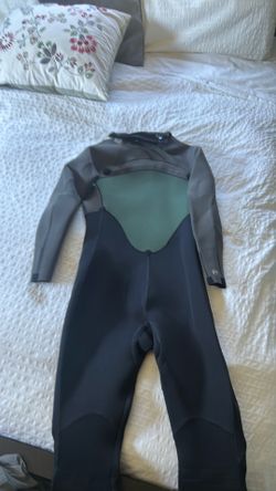 Xcel wet suit long sleeved