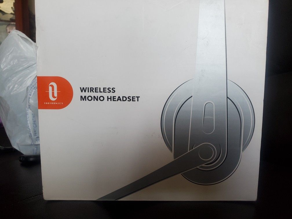 Wireless Headset with Microphone, Mute Button, Noise Cancelling Mic ( With USB Adapter )
Model: TT-BH041
BRAND NEW - OPEN BOX
