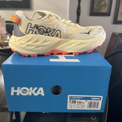 HOKA  W SPEEDGOAT 7.    