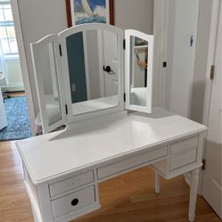 Girls Vanity Desk 