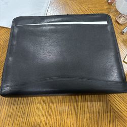 Winn Leather 3 Ring Portfolio
