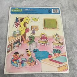 Vintage 1984 Sesame Street Puzzle Big Bird Oscar School Days Frame Tray. Bert. 