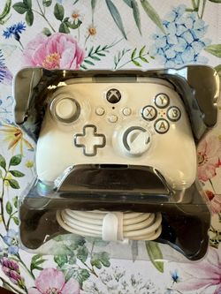 PowerA Advantage Wired Microsoft Xbox Series X|S Controller w/ Lumectra - White