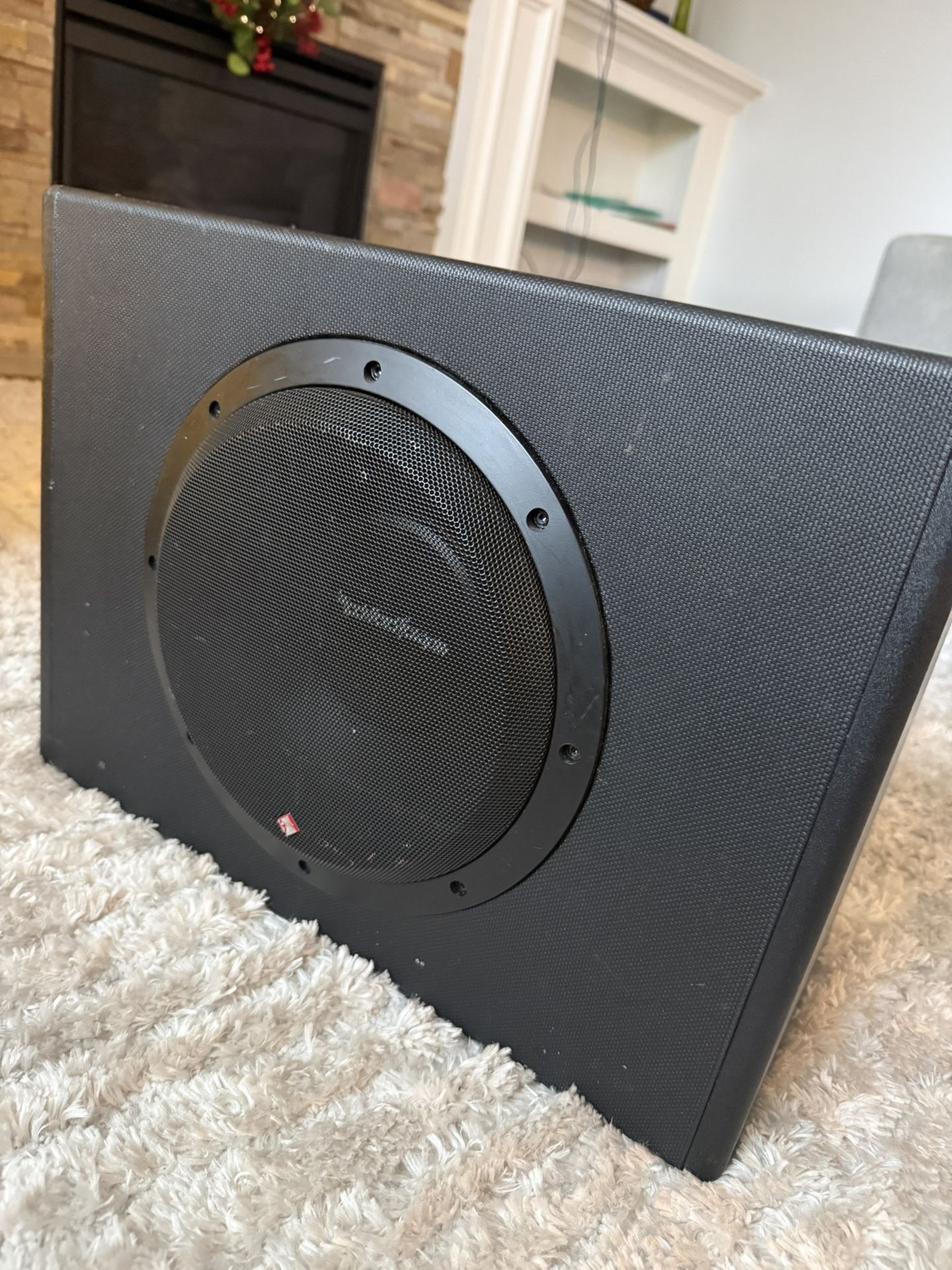 Rockford Fosgate P300-10 Powered 10” Subwoofer – Built-In Amp – Enclosed Car Sub 